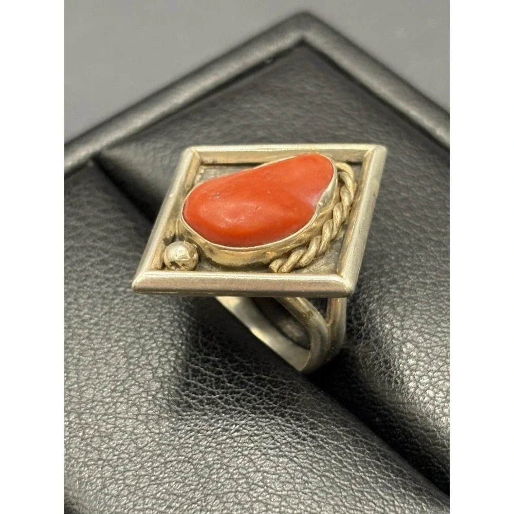 Vintage Sterling Silver Genuine Coral Ring Size 6.25 Tested 6 Grams E18